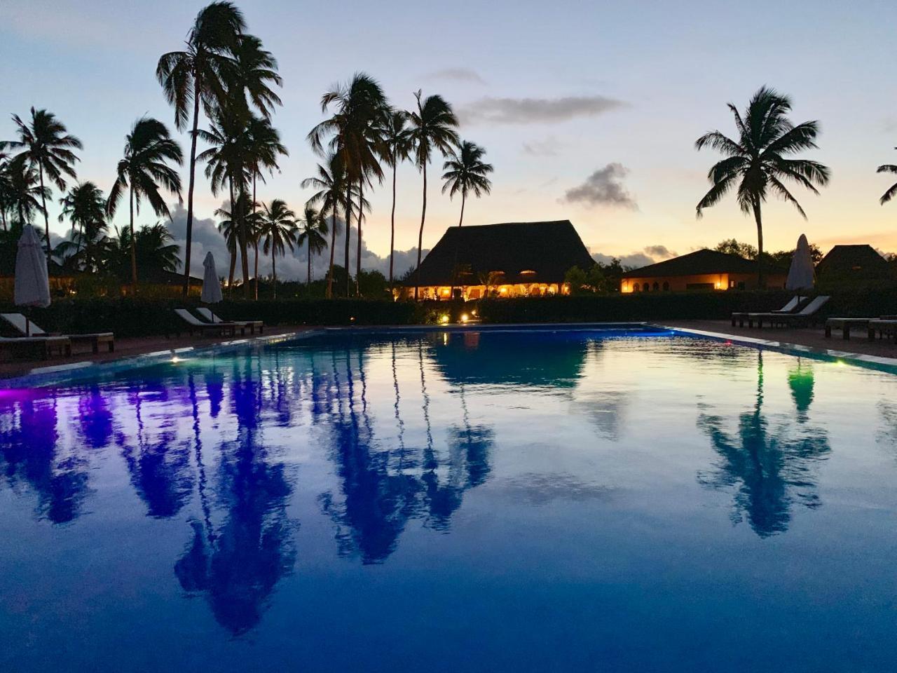 The Sands Beach Resort Bwejuu Luaran gambar